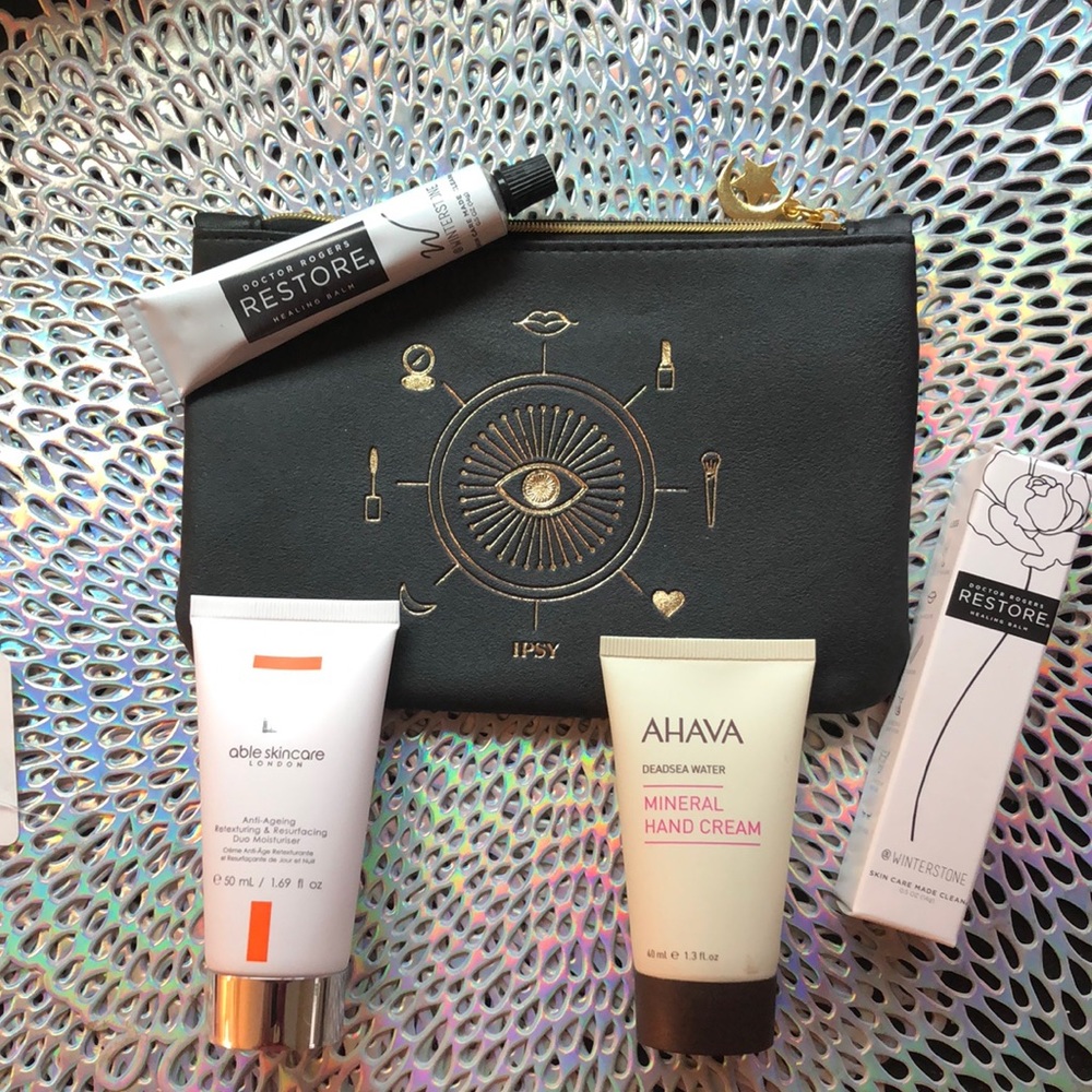 Cosmetic beauty bundle